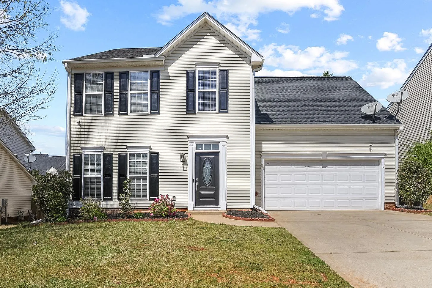 4 bed, 2250 sqft, $2,400 — Photo 1