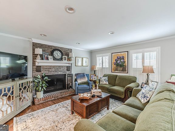 5th image of 31 Ridgefield Dr SE