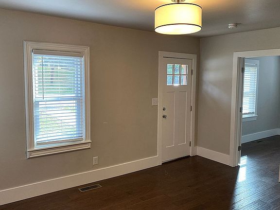 4th image of 44 N Elm Ave