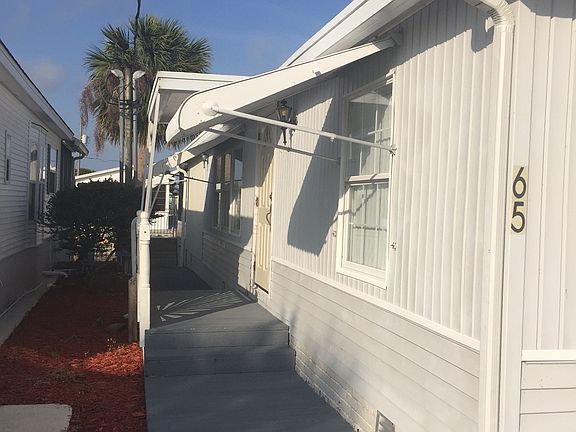 Side walkway and entrance