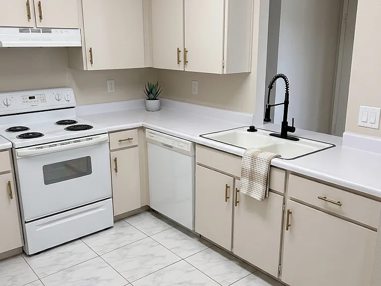 1345 E Fort Lowell Rd — Photo 2