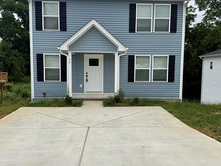71 Woodsdale Pl SE — Photo 2