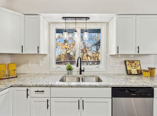 242 Cimarron Rd, Apple Valley, MN 55124