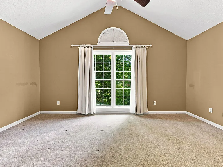 115 Lonebrook Dr — Photo 34