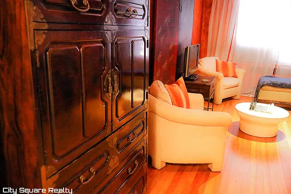 Sold by Remax City Square | media 22