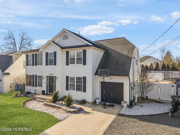 209 Gilford Avenue, Island Heights, NJ 08732