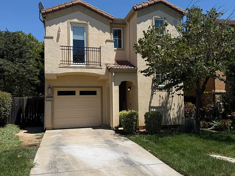 5028 Ocean Ln — Photo 1