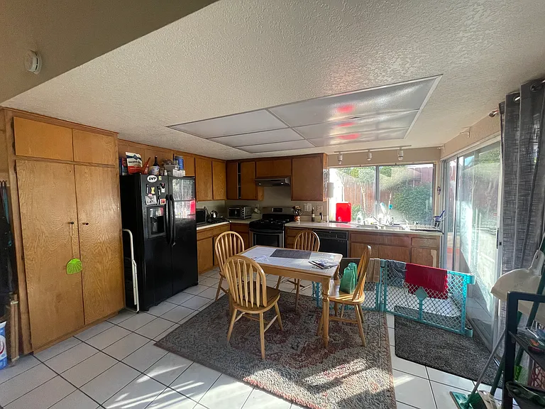 751 Lori Ln — Photo 6