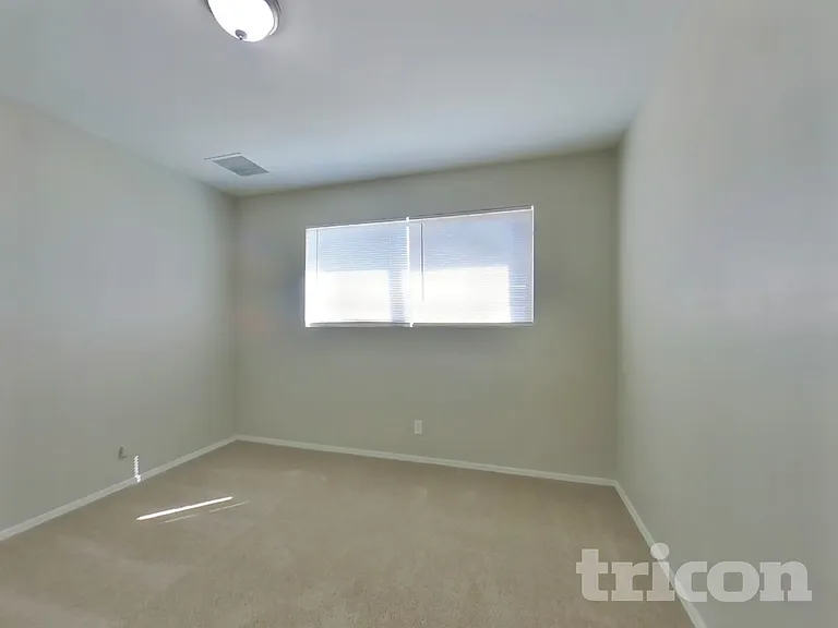 3234 W Larkspur Dr — Photo 9