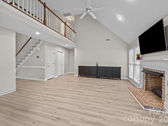 4th image of 1451 Pine Needle Ln