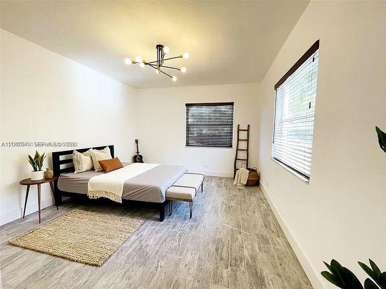 1040 Lenox Ave #1040 — Photo 8