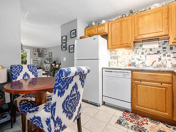 3rd image of 16 Woodman Way APT 17