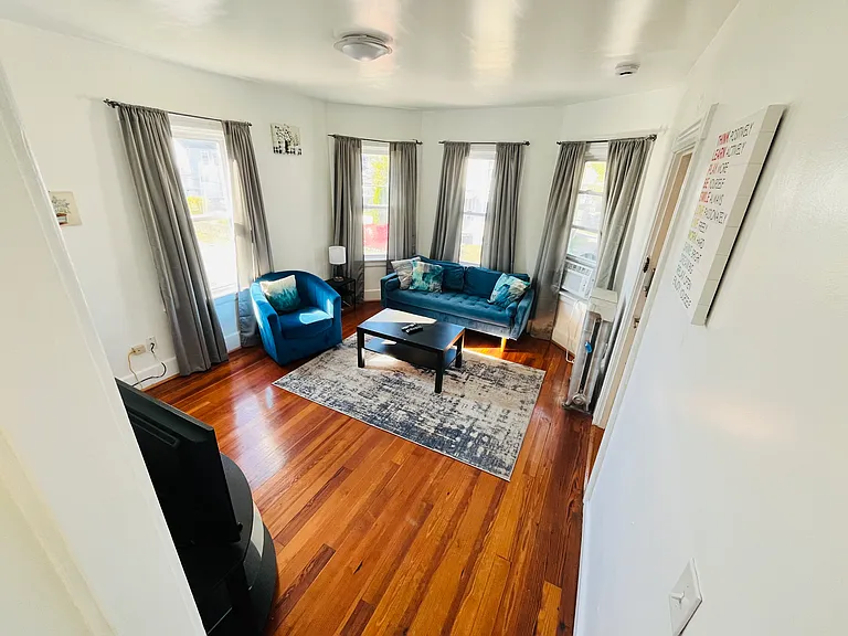 90 Greenwood St #2 — Photo 11