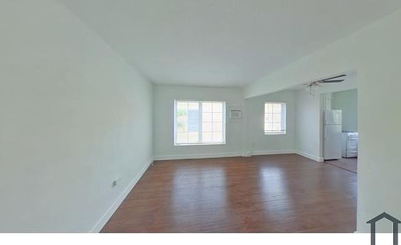 5th image of 320 W 25th St #10