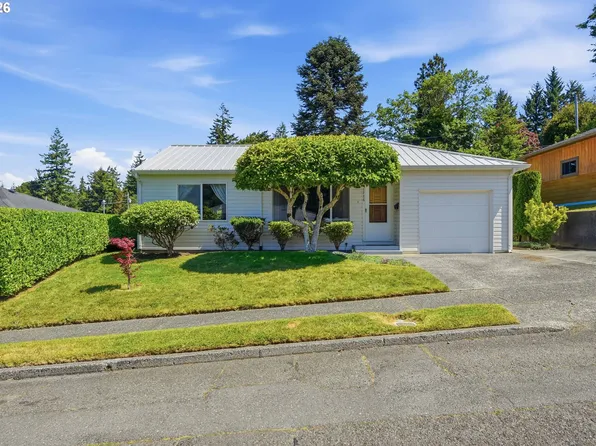 1716 Juniper Ave, Coos Bay, OR 97420