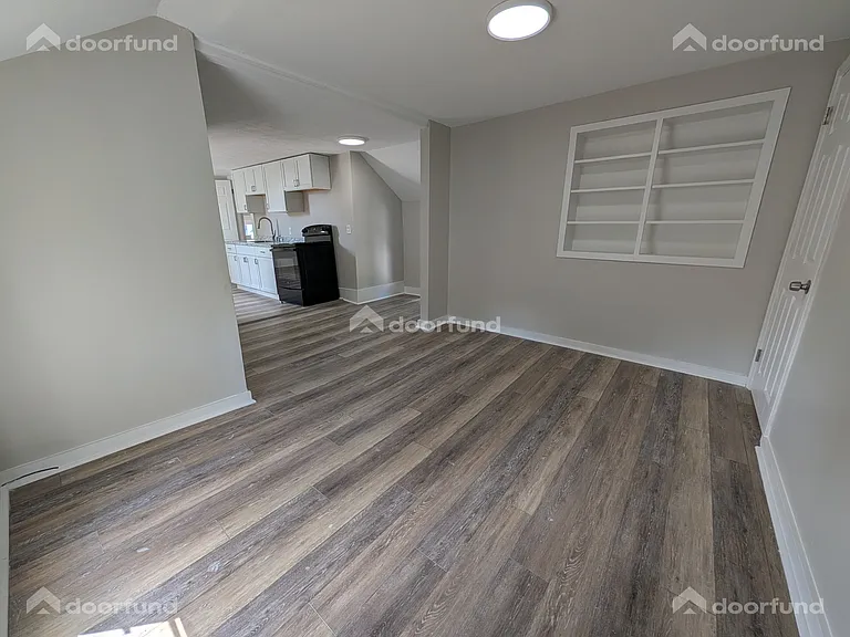 8 Green St #2 — Photo 1