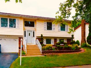5654 Allemong Dr, Matteson, IL 60443