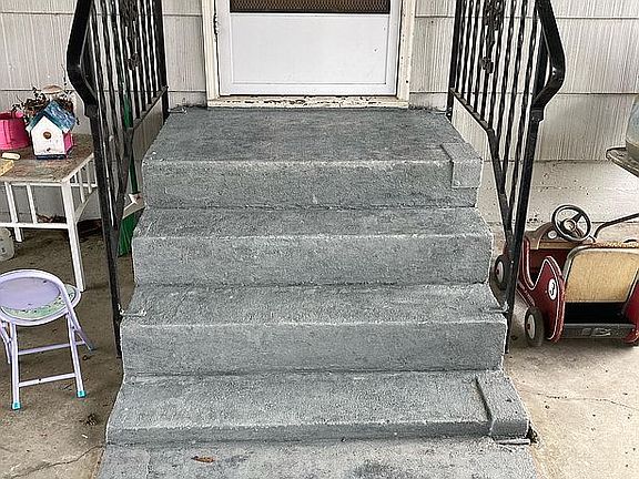 4th image of 820 S Race St