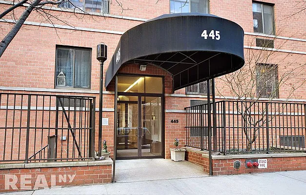 Rented by REAL New York | media 12
