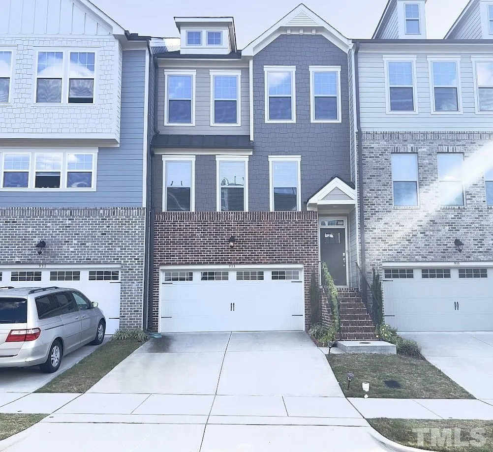 4 Bedroom 3 Bath Townhome for Rent North Salem Apex — Photo 1