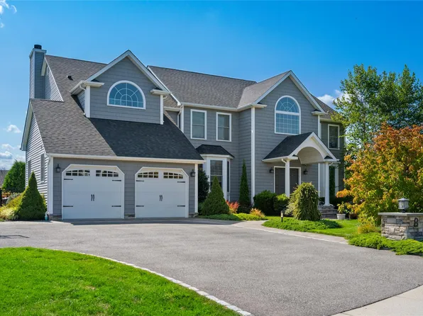 8 Fieldstone Court, Greenlawn, NY 11740