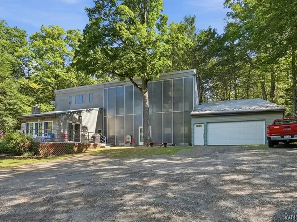 10297 Boston Rd, Eden, NY 14057