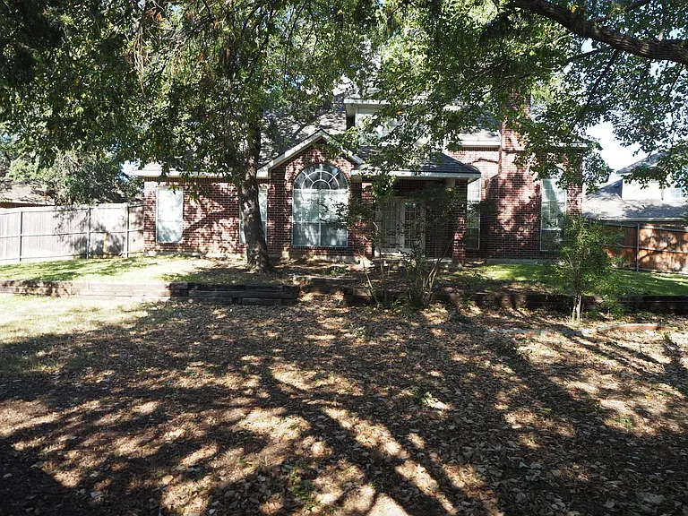 2105 Friar Ct — Photo 29