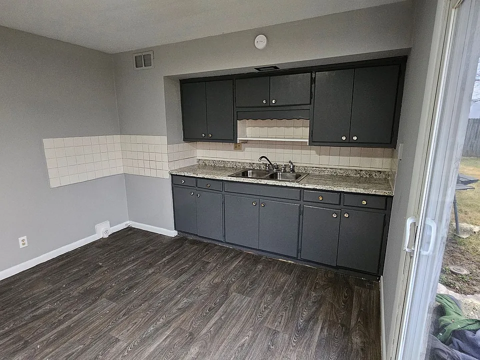 300 6th Ave #101