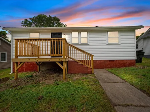 512 Carroll St, Thomasville, NC 27360