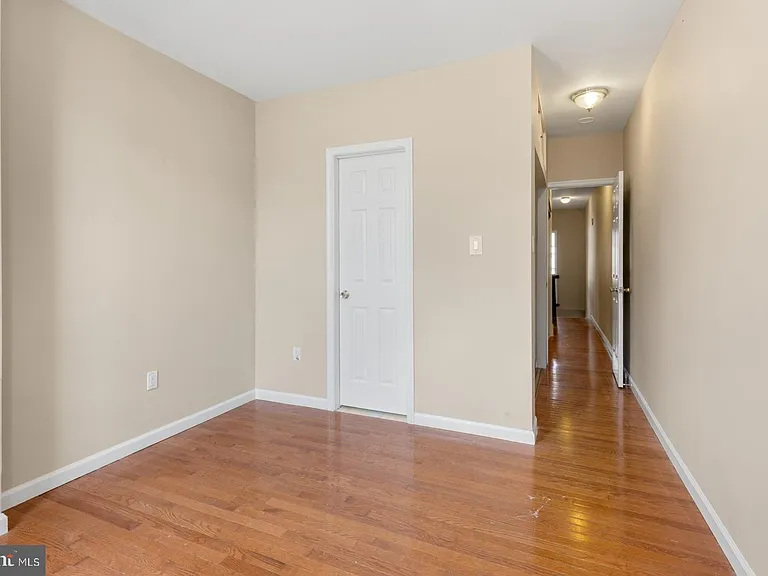 1842 McKean St — Photo 32