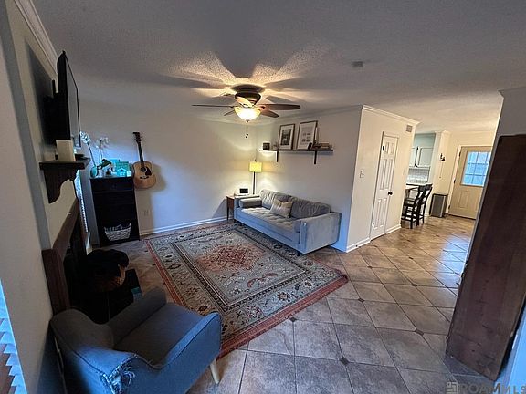 2nd image of 929 Ridgepoint Ct