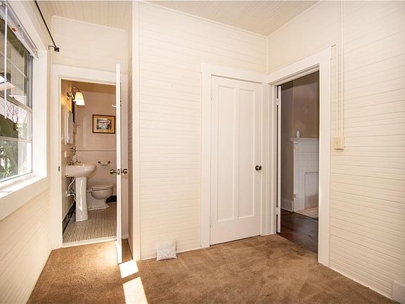 3rd image of 107 Lake Morton Dr