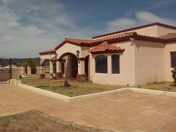 3rd image of 2676 N Mesa Verde Dr