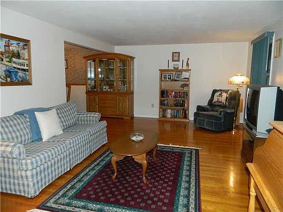 3rd image of 55 Shagbark Way