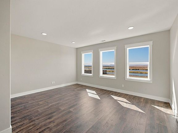 3rd image of 359 Panoramic Dr