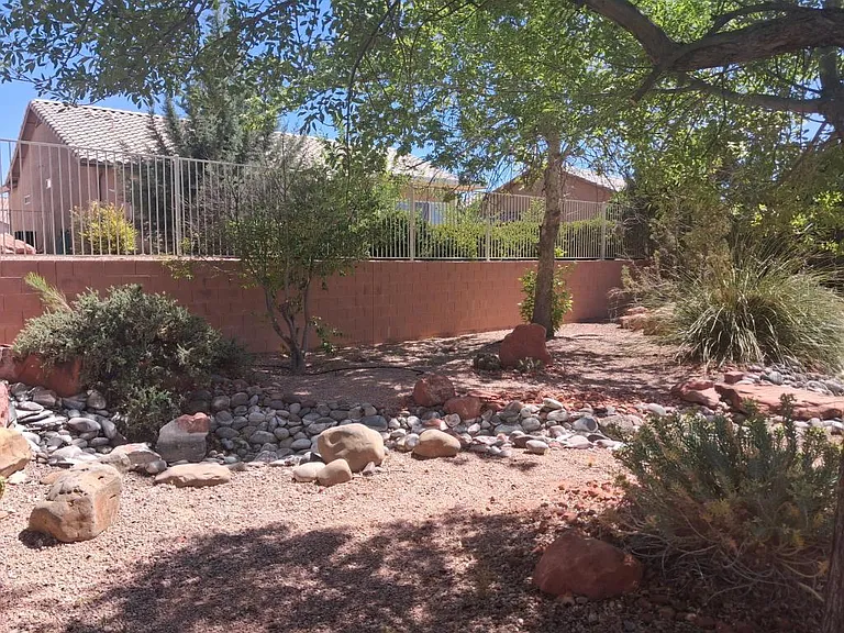 865 S Cedar Ridge Ct — Photo 4