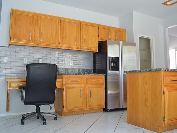 3rd image of 3211 Rocky Ln