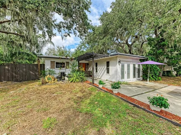 3281 8th St, Sarasota, FL 34237