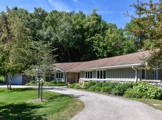 7275 N Beach Dr, Fox Pt, WI 53217