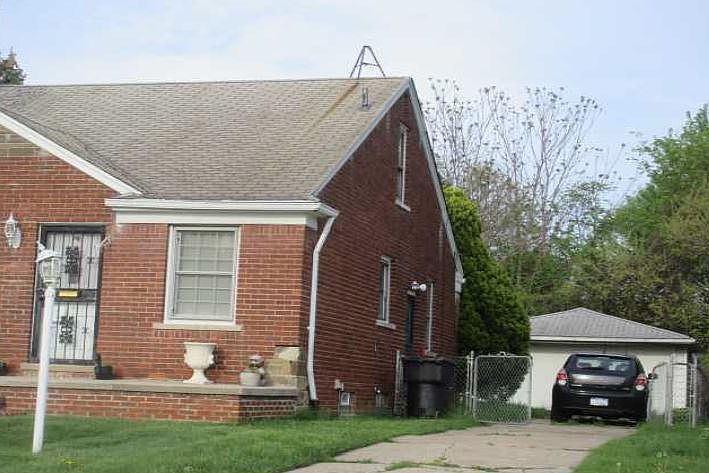 2nd image of 17672 Runyon St