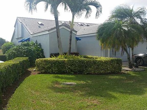 2nd image of 8455 Waterford Cir