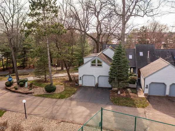 1505 Baycrest Dr NW, Canton, OH 44708