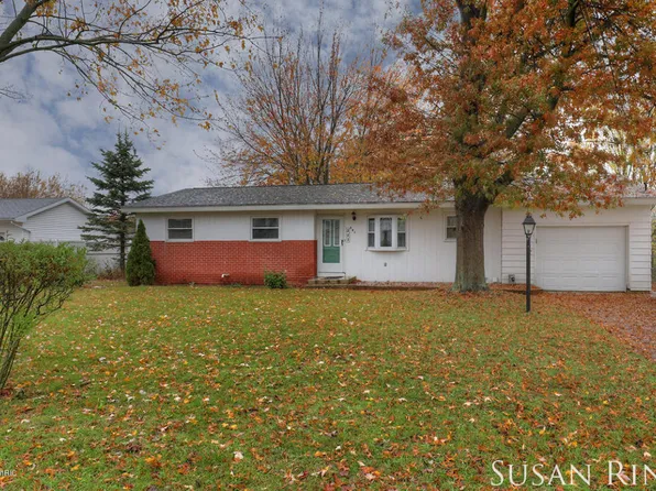 323 E Beech St, Cedar Springs, MI 49319