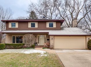 613 E Golf Rd, Libertyville, IL 60048