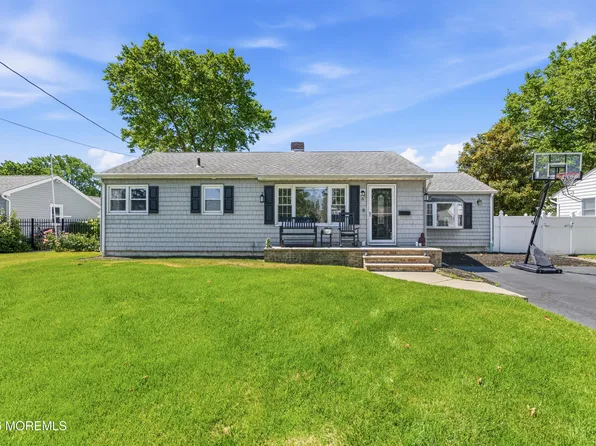 18 Maurice Avenue, Holmdel, NJ 07733
