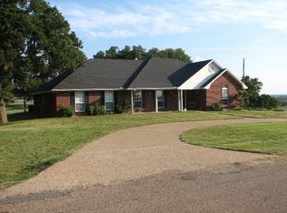 134 Bolton Cir, West, TX 76691