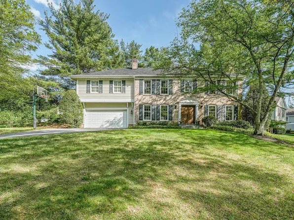 945 Farm Haven Dr, Rockville, MD 20852