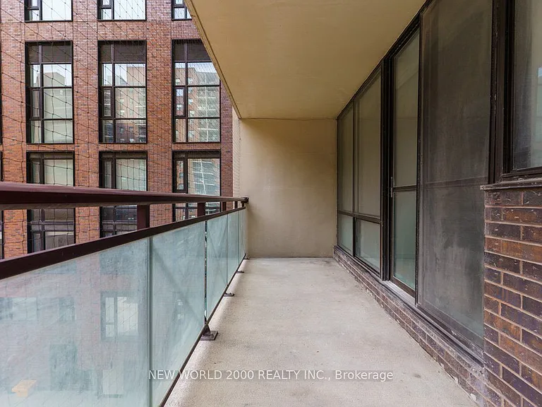 101 Roehampton Ave #1901 — Photo 10