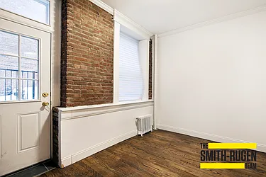 Rented by R New York