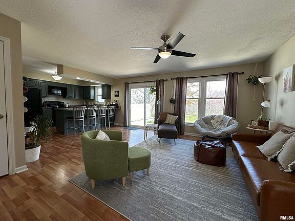 4th image of 265 Arlington Dr